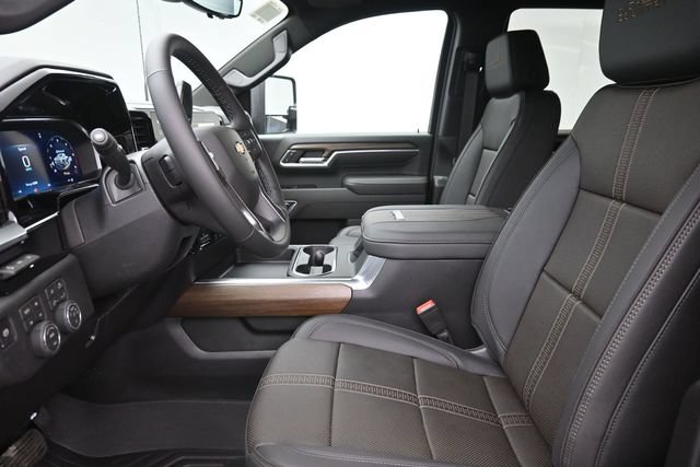Used 2026 Chevrolet Silverado 2500 High Country w/ Technology Package AWD/4WD image 16