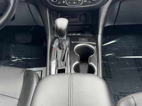 Used 2023 Chevrolet Equinox Premier FWD image 17