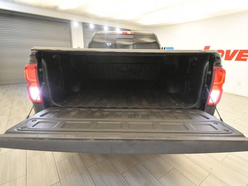 Used 2017 Chevrolet Silverado 1500 High Country AWD/4WD image 32