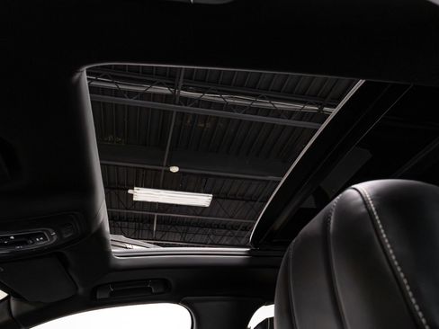 Used 2017 Bentley Bentayga W12 image 11