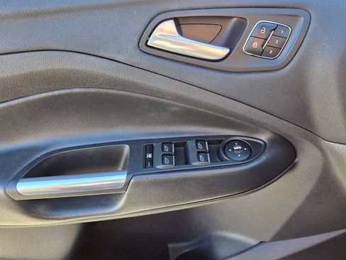 Used 2015 Ford Escape Titanium image 33