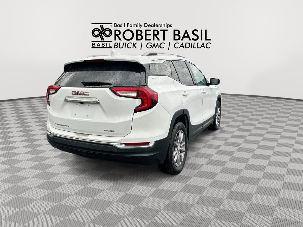 Used 2022 GMC Terrain SLT w/ Tech Package AWD/4WD image 8