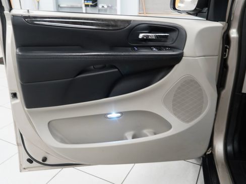 Used 2014 Dodge Grand Caravan American Value Package image 15