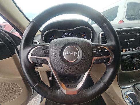 Used 2018 Jeep Grand Cherokee Limited w/ Trailer Tow Group IV AWD/4WD image 6