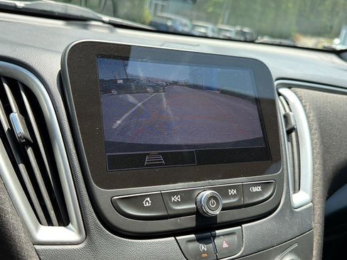 Used 2022 Chevrolet Malibu LS FWD image 24