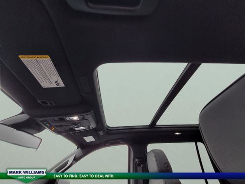 Used 2025 GMC Yukon XL Denali w/ Sun & Power Step Package image 26