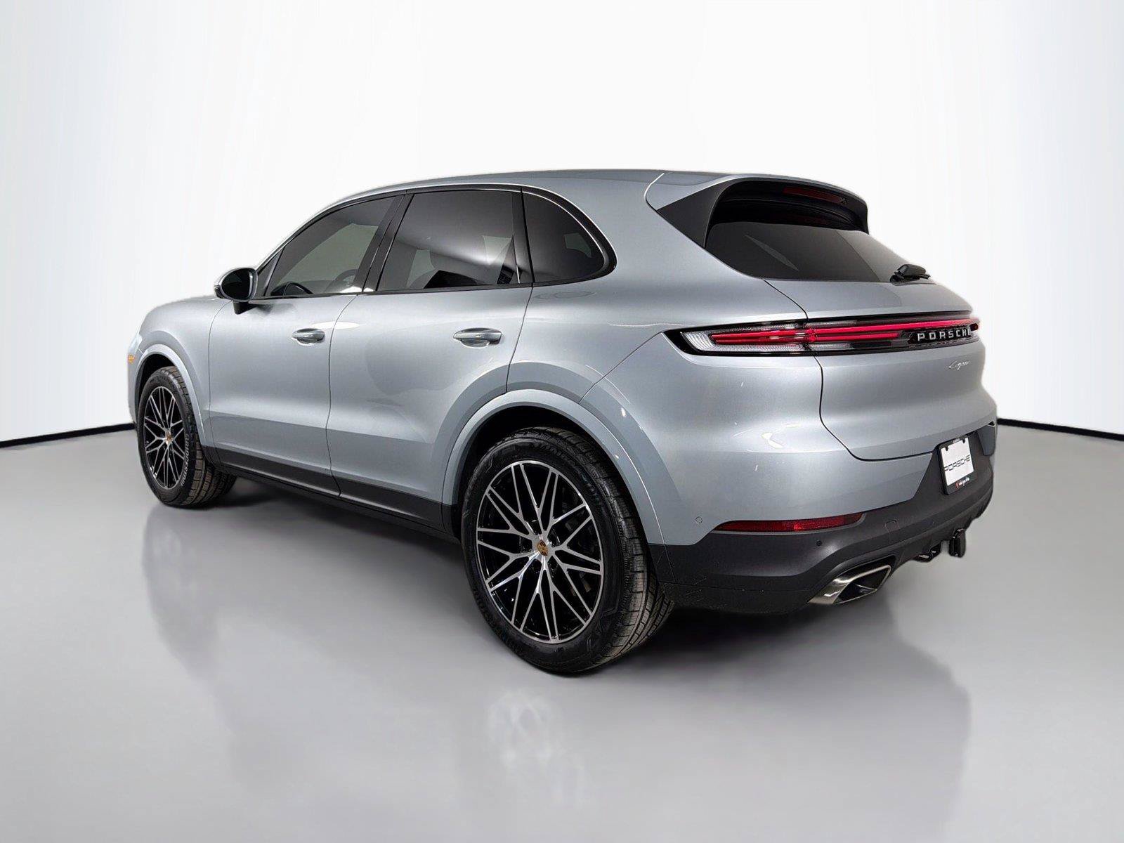 Used 2026 Porsche Cayenne AWD/4WD image 3