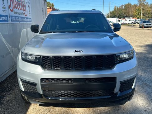 New 2025 Jeep Grand Cherokee L Limited w/ Black Appearance Package image 5
