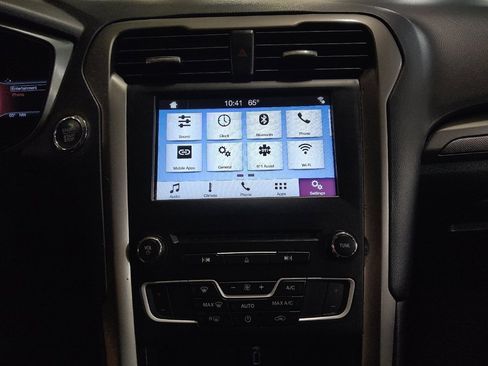 Used 2018 Ford Fusion SE w/ Fusion SE Technology Package image 25