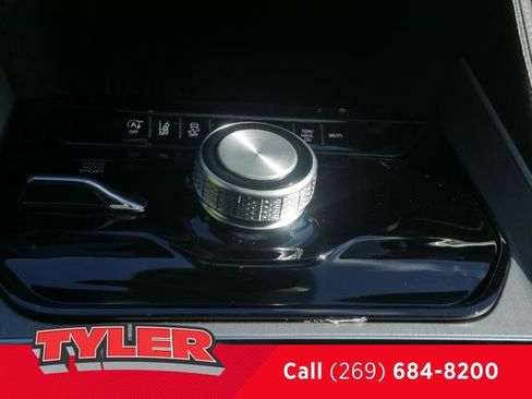 New 2026 Jeep Grand Wagoneer Limited AWD/4WD image 36