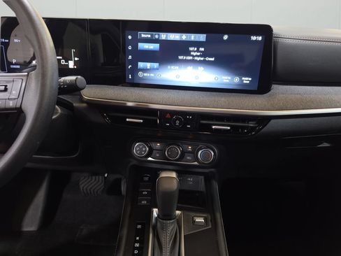 Used 2025 Nissan Kicks SV AWD/4WD image 21