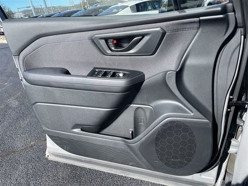 Certified 2025 Subaru Forester Premium w/ Convenience Package #2 image 19