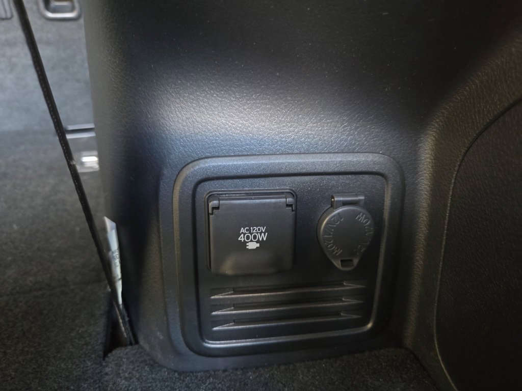 Used 2021 Toyota 4Runner SR5 AWD/4WD image 11