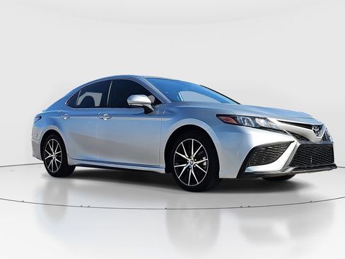 Certified 2024 Toyota Camry SE image 3