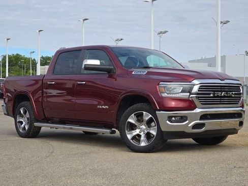 Used 2019 RAM 1500 Laramie AWD/4WD image 2
