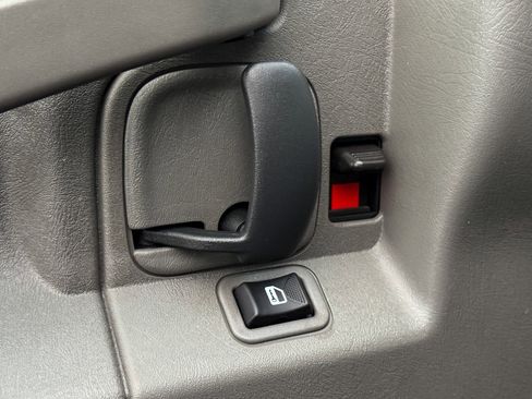 Used 2024 Chevrolet Express 2500 w/ Driver Convenience Package image 15