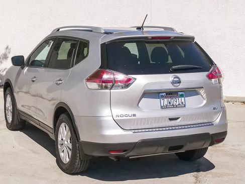 Used 2015 Nissan Rogue SV w/ SV Family Package image 9