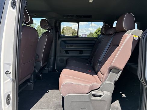 New 2025 Volkswagen ID. Buzz Pro S image 14