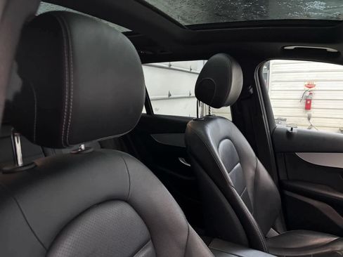 Used 2019 Mercedes-Benz GLC 300 4MATIC image 29