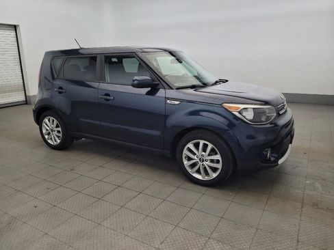 Used 2018 Kia Soul + FWD image 11