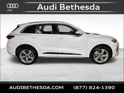 Certified 2025 Audi Q5 Premium w/ Premium Plus AWD/4WD image 8