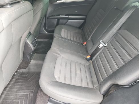 Used 2020 Ford Fusion SE FWD image 22