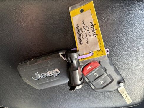 Used 2018 Jeep Wrangler Unlimited Sahara image 17