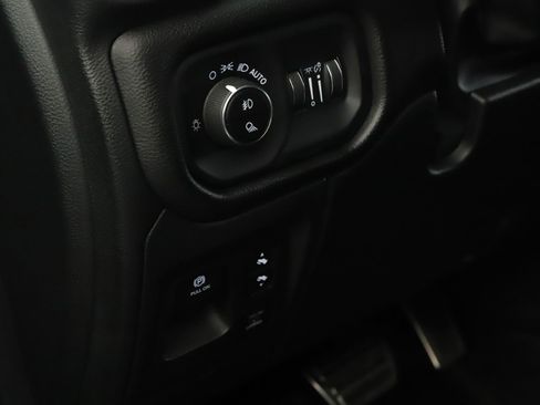 Used 2023 RAM 1500 Laramie AWD/4WD image 8