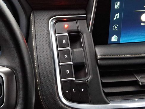 Used 2024 Chevrolet Suburban Premier image 13