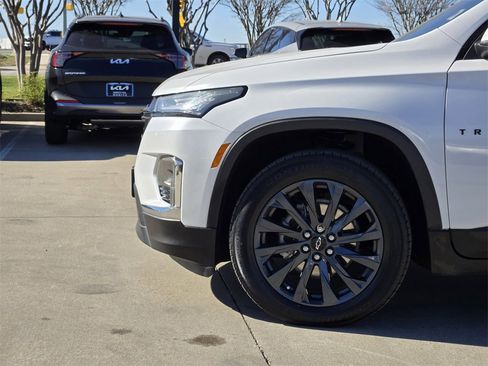 Used 2022 Chevrolet Traverse RS image 14