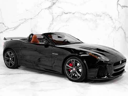 Used 2019 Jaguar F-TYPE SVR image 2
