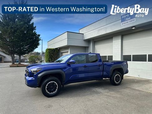 Used 2024 Toyota Tacoma TRD Off-Road AWD/4WD image 3