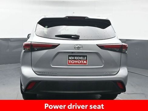 Certified 2024 Toyota Highlander XLE image 5