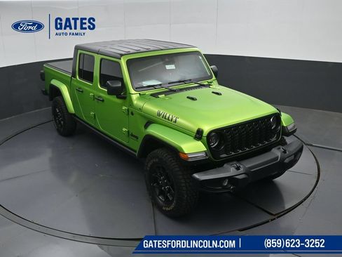 Used 2025 Jeep Gladiator Sport AWD/4WD image 45