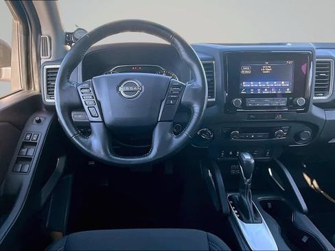 Used 2023 Nissan Frontier SV w/ SV Convenience Package AWD/4WD image 9