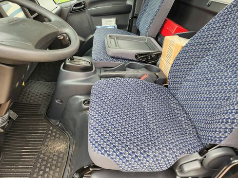 New 2025 Chevrolet Low Cab Forward 5500XG image 4