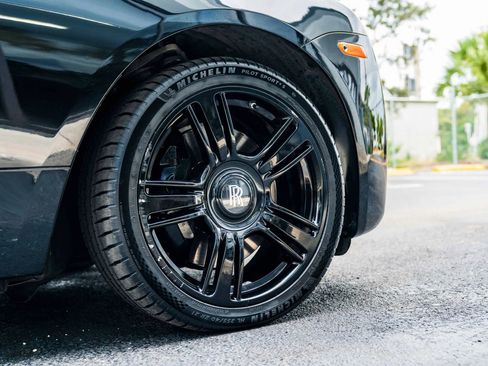 Used 2015 Rolls-Royce Wraith image 16