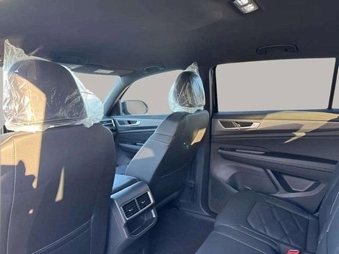 New 2026 Volkswagen Atlas Cross Sport SE image 6