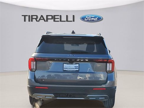 New 2025 Ford Explorer Active w/ Active Comfort Package image 7