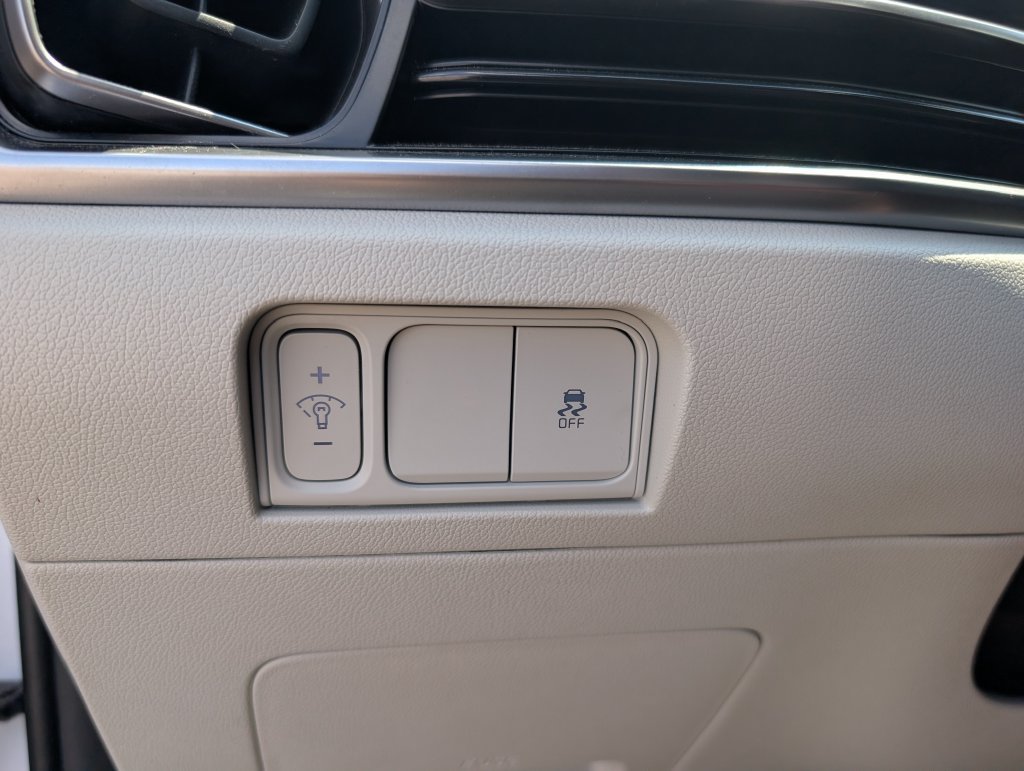 Used 2025 Kia Sorento S FWD image 22