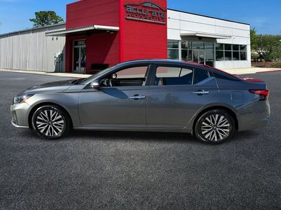 Used 2023 Nissan Altima 2.5 SV