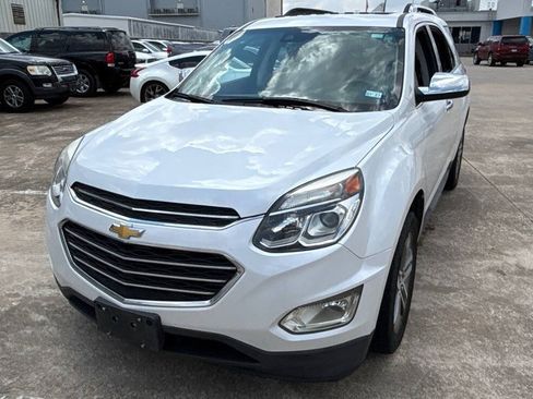 Used 2017 Chevrolet Equinox Premier w/ Enhanced Convenience Package FWD image 2