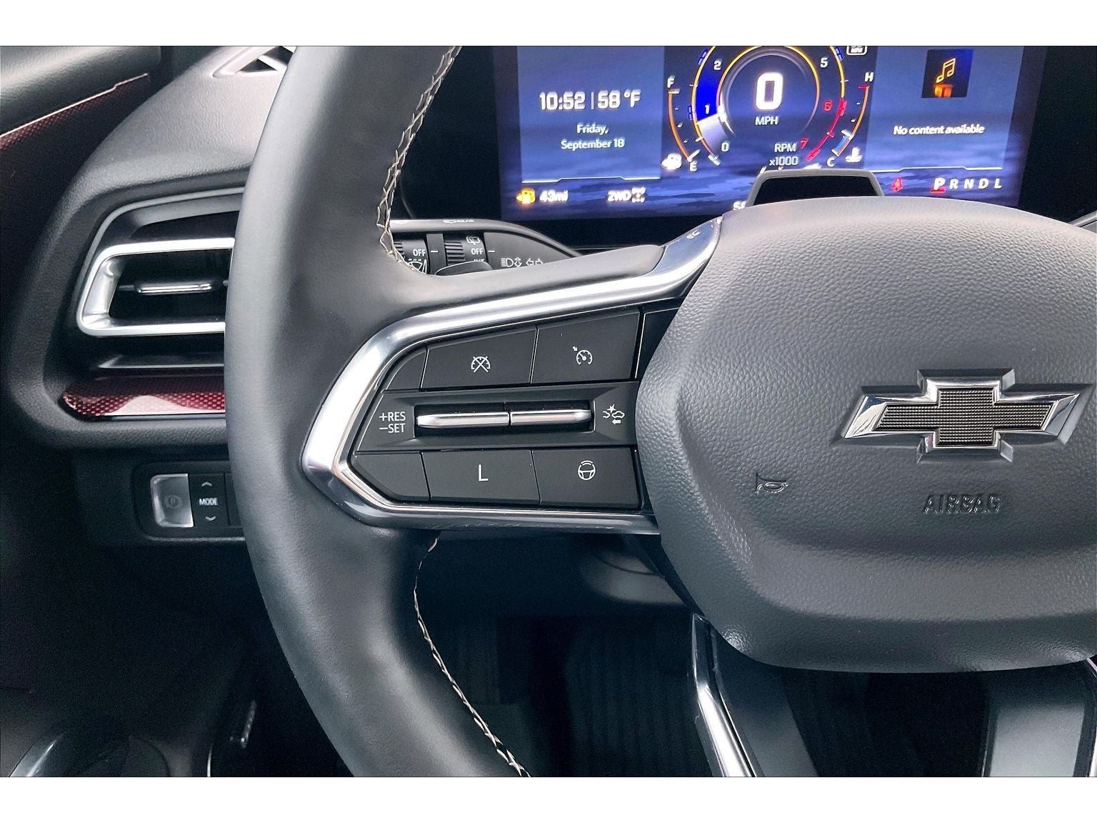 Used 2025 Chevrolet Traverse Z71 w/ Enhanced Driving Package AWD/4WD image 20