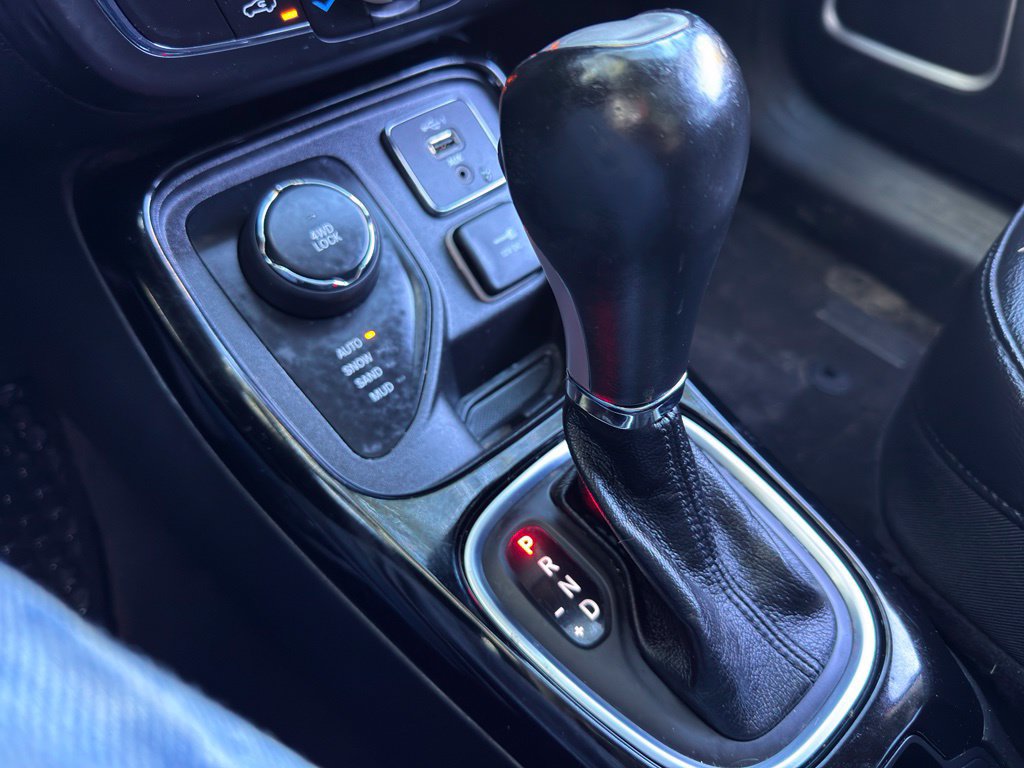 Used 2019 Jeep Compass Latitude AWD/4WD image 39