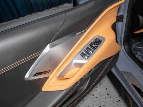 Used 2025 Chevrolet Corvette Stingray Premium Conv w/ Z51 Performance Package RWD image 19