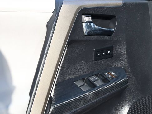 Used 2013 Toyota RAV4 Limited FWD image 28
