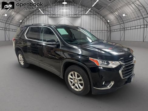 Used 2020 Chevrolet Traverse LT image 3