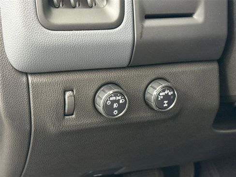 Used 2021 Chevrolet Colorado Z71 w/ Safety Package AWD/4WD image 16