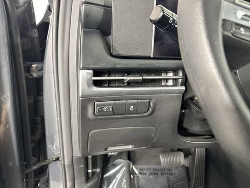 Used 2025 Hyundai Tucson SE AWD/4WD image 14