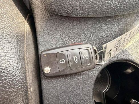 Used 2017 Volkswagen Jetta SE FWD image 29